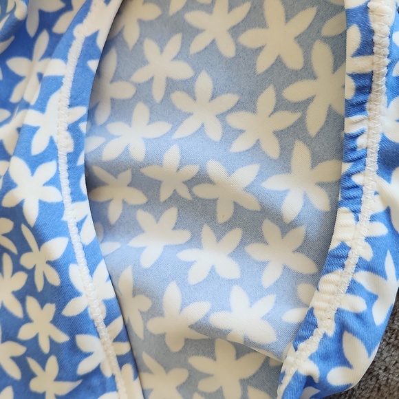 Gabar, Woman's, Sz 10, Swim suit, Light Blue & white Design, W bra insert - Picture 5 of 7